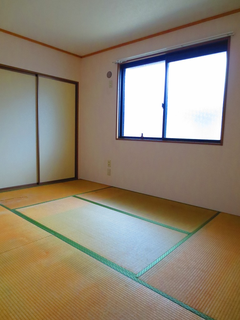 Living and room. It is calm tatami rooms