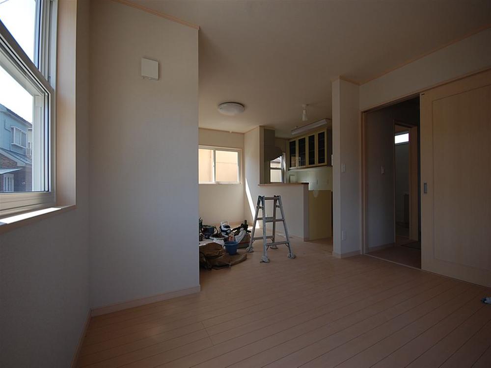 Same specifications photos (living). Seller same specifications