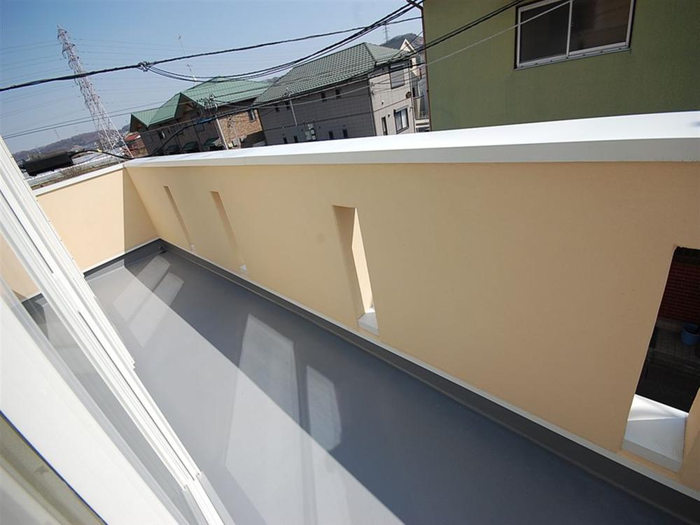 Balcony. Seller same specifications