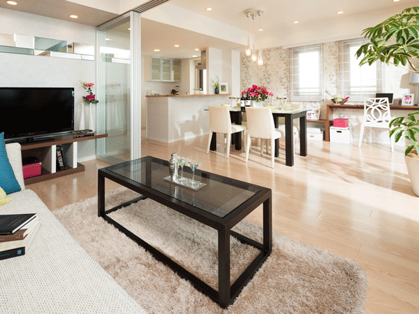 Interior.  [living ・ dining room] Of course, plenty of sunshine, Refreshing wind over that contains the green fragrance of the season, Heart is healed just by simply being there, It is a living space, which is filled to peace.