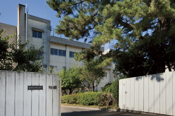 Walk is happy one minute, "Municipal Nakata Elementary School" (a 1-minute walk / About 50m)