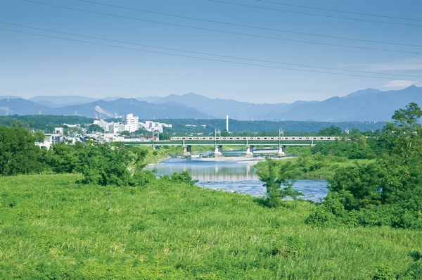 Tama (4-minute walk / About 310m). Walking and fishing, Also fun, such as the spring cherry blossom viewing