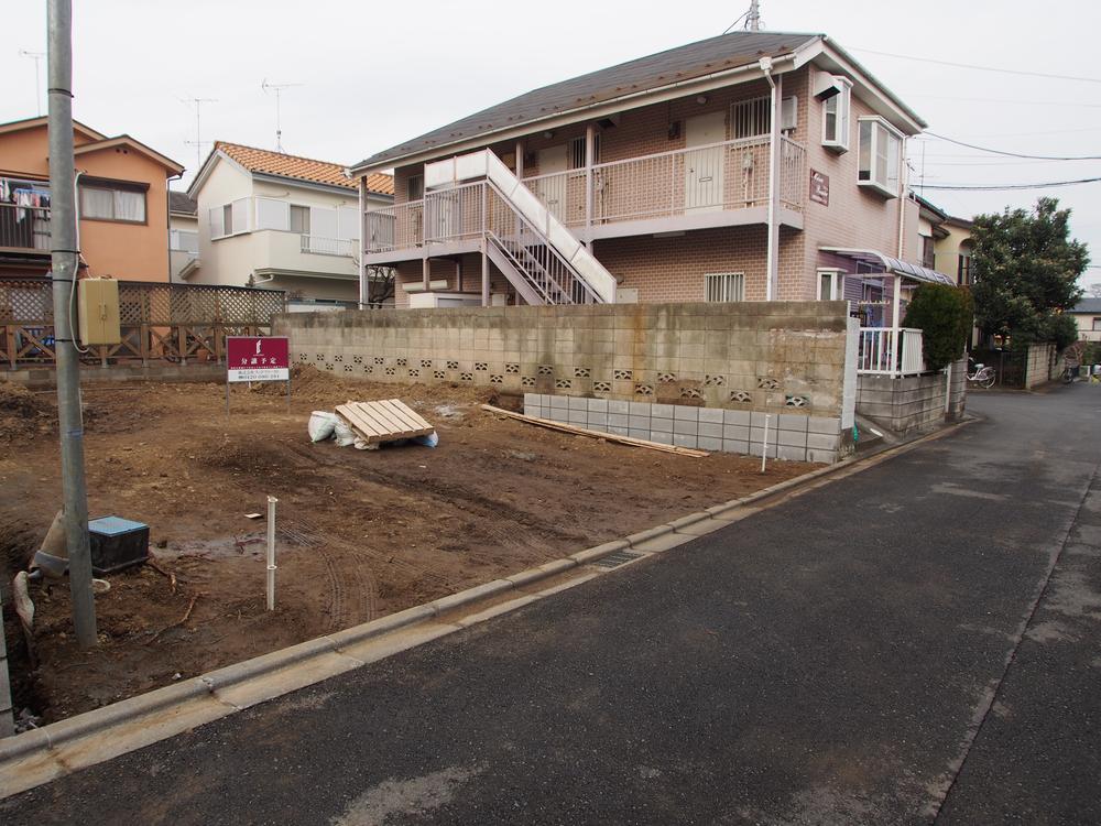 Local land photo. You can color select. 