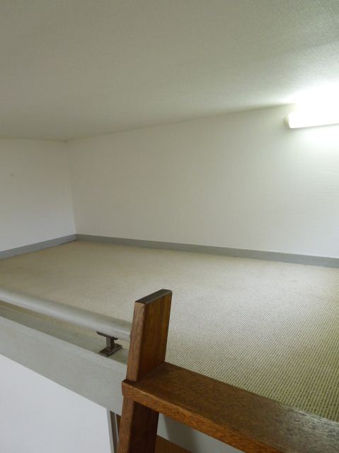 Other room space. ☆ Handy with a loft also such as Luggage storage ☆