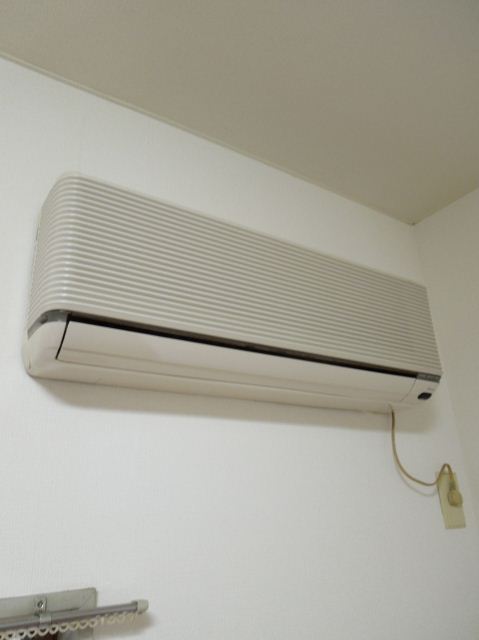 Other Equipment. ☆ It is air-conditioned ☆