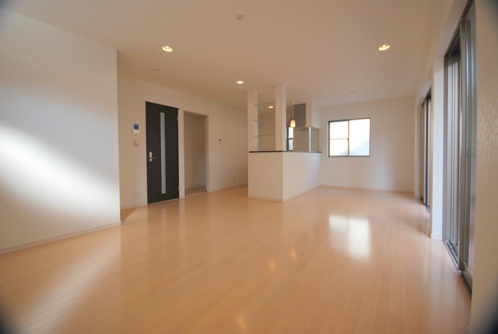 Same specifications photos (living). Example of construction