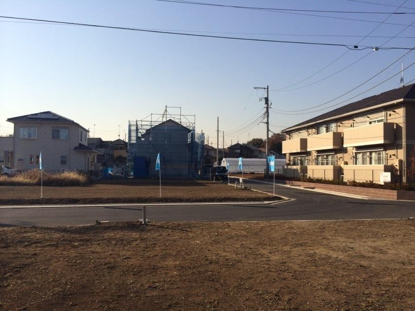 Local photos, including front road. Land panoramic view (H.25.11 shooting)