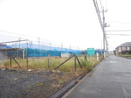 Local photos, including front road. Local (10 May 2013) Shooting