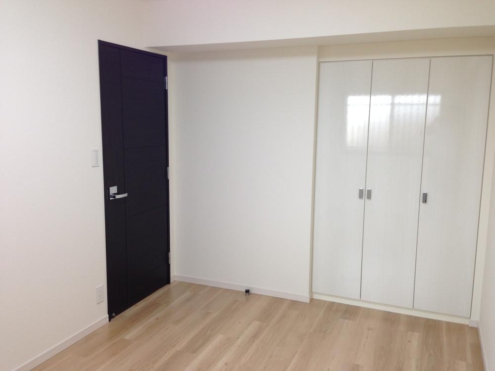 Non-living room. Indoor (10 May 2013) Shooting