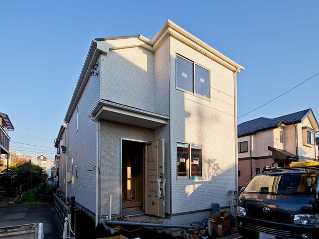 Local appearance photo. Local (12 May 2013) Shooting