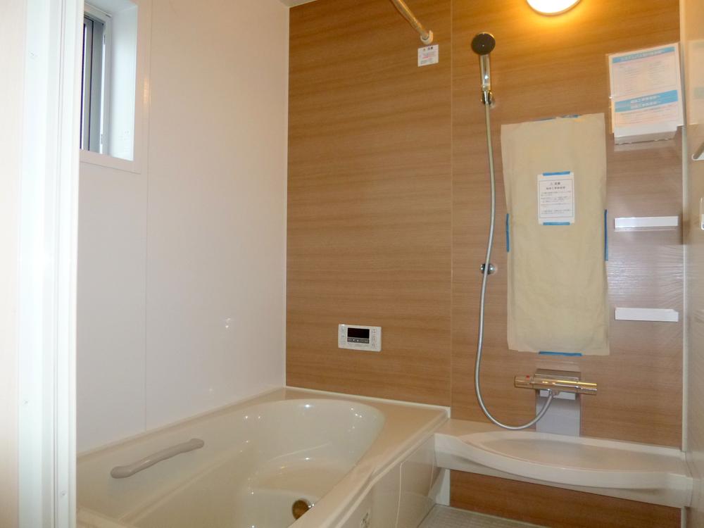 Bathroom. Building 2