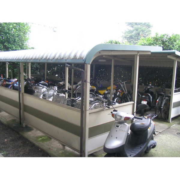 Other common areas. Covered parking lot! Large bike is possible consultation!