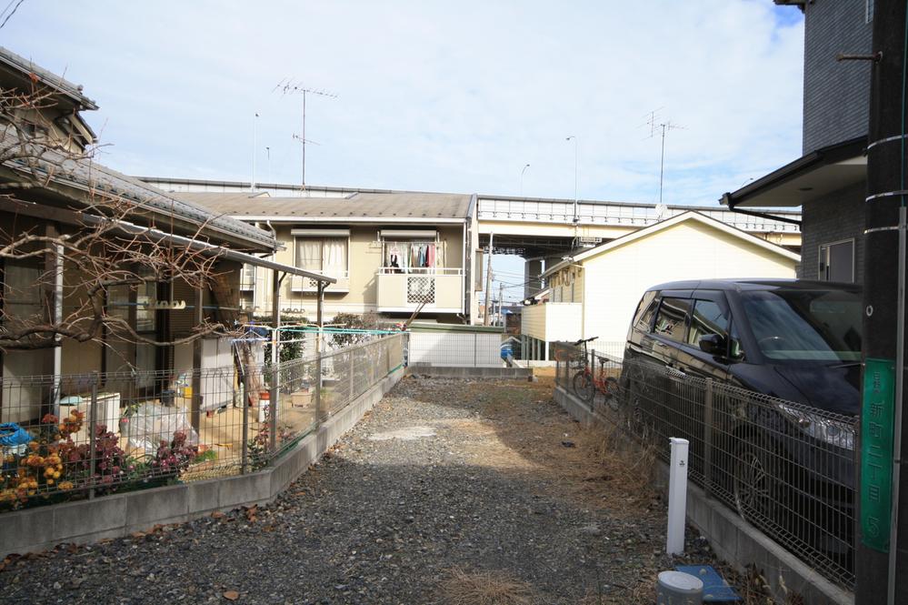 Local appearance photo. Local (12 May 2013) Shooting