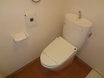 Toilet. ☆ Clean toilets ☆