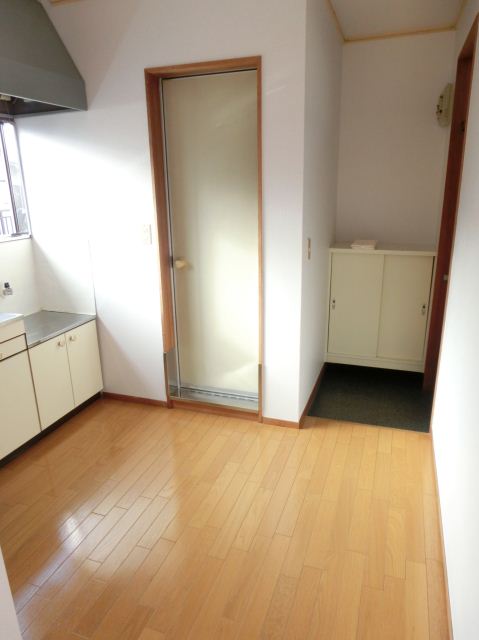 Kitchen.  ☆ Bright kitchen space with a window ☆