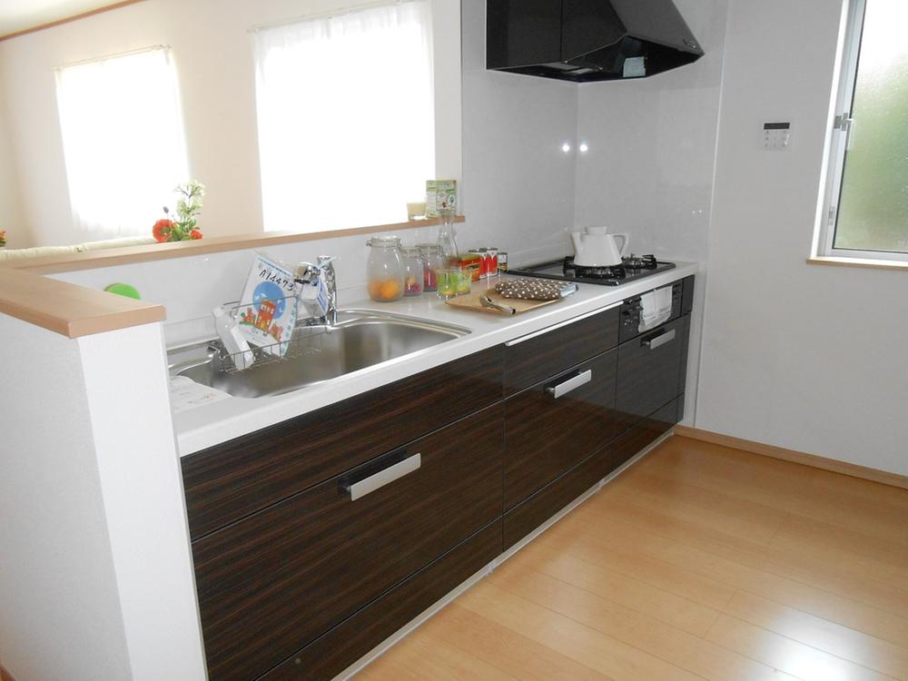 Kitchen. Local (12 May 2013) Shooting Building 3