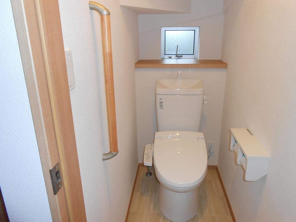 Toilet. Indoor (12 May 2013) Shooting