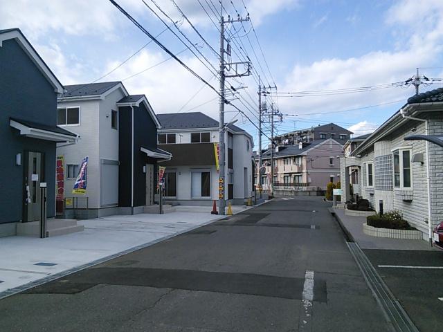 Local photos, including front road. Local (12 May 2013) Shooting