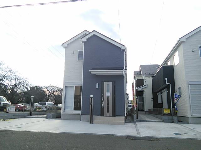 Local appearance photo. Local (12 May 2013) Shooting