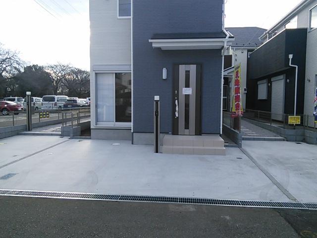 Entrance. Local (12 May 2013) Shooting