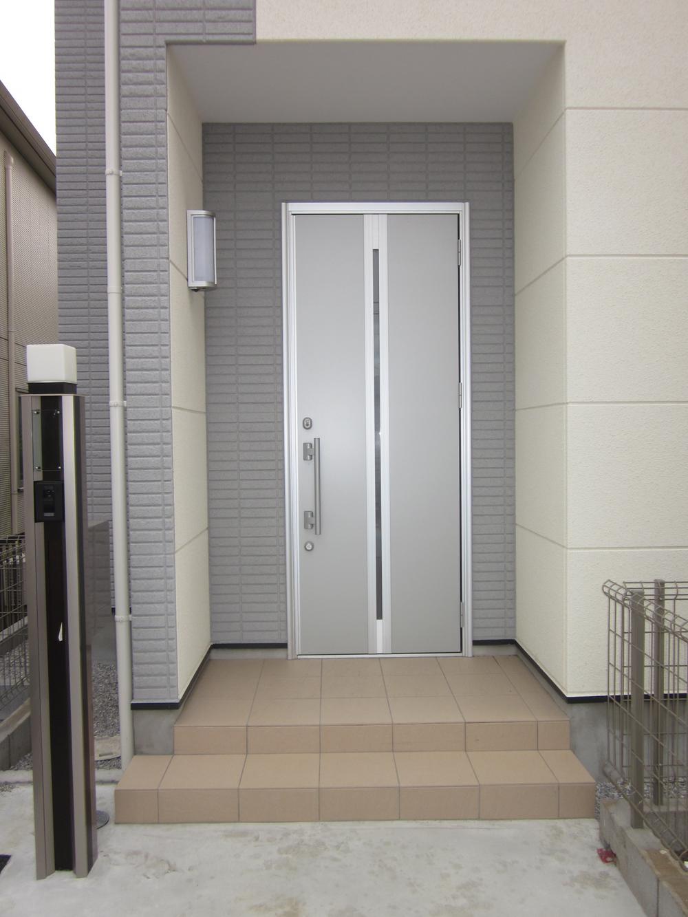 Entrance. Example of construction