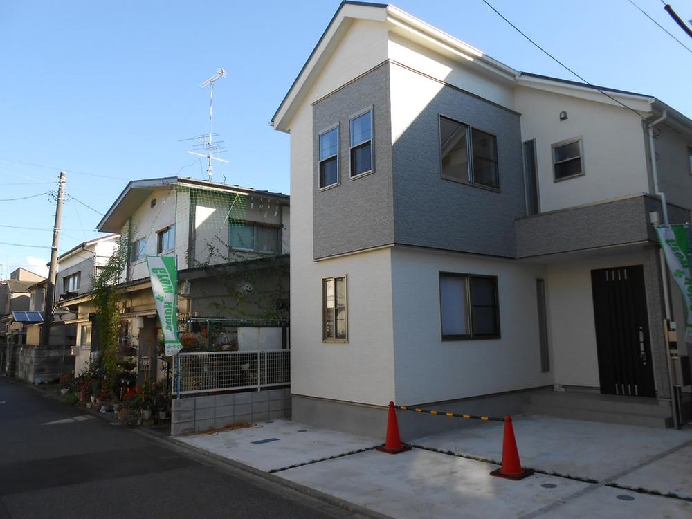 Local photos, including front road. Local (10 May 2013) Shooting