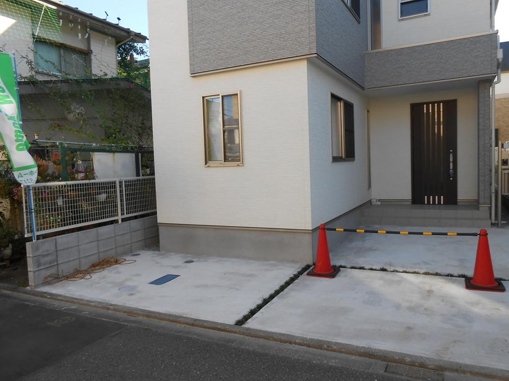 Parking lot. Local (10 May 2013) Shooting