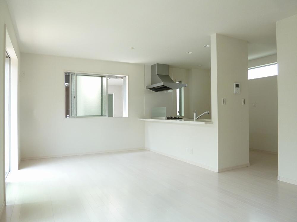 Same specifications photos (living). Same specifications (living)