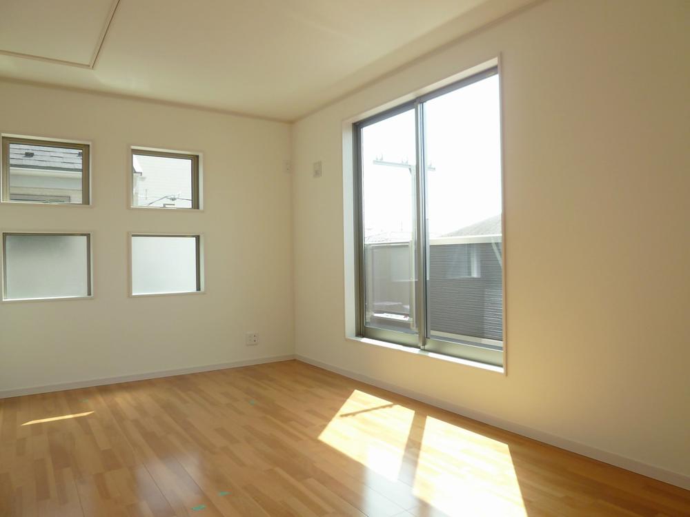 Same specifications photos (Other introspection). Same specifications (room)