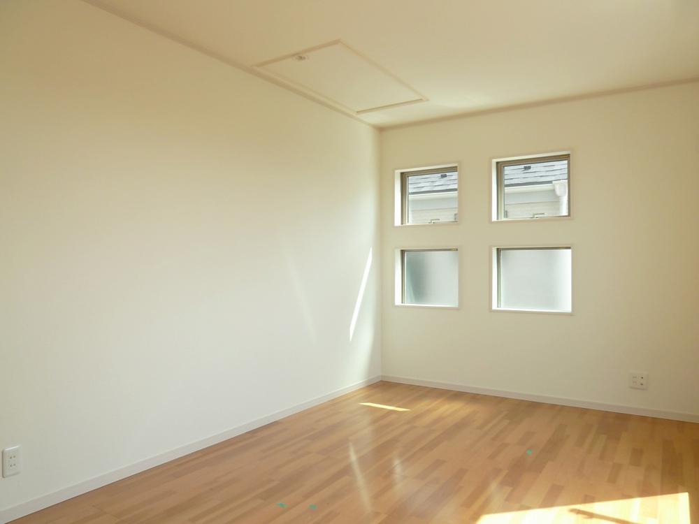 Same specifications photos (Other introspection). Same specifications (room)