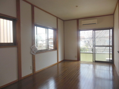 Living and room. The window is a lot brighter