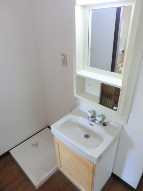 Washroom. ☆ Independent wash basin ・ Is Indoor Laundry Area ☆
