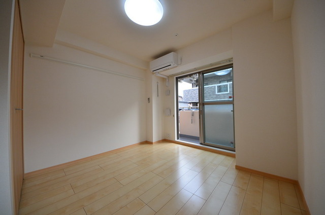 Living and room. ☆ Space in the sun ☆