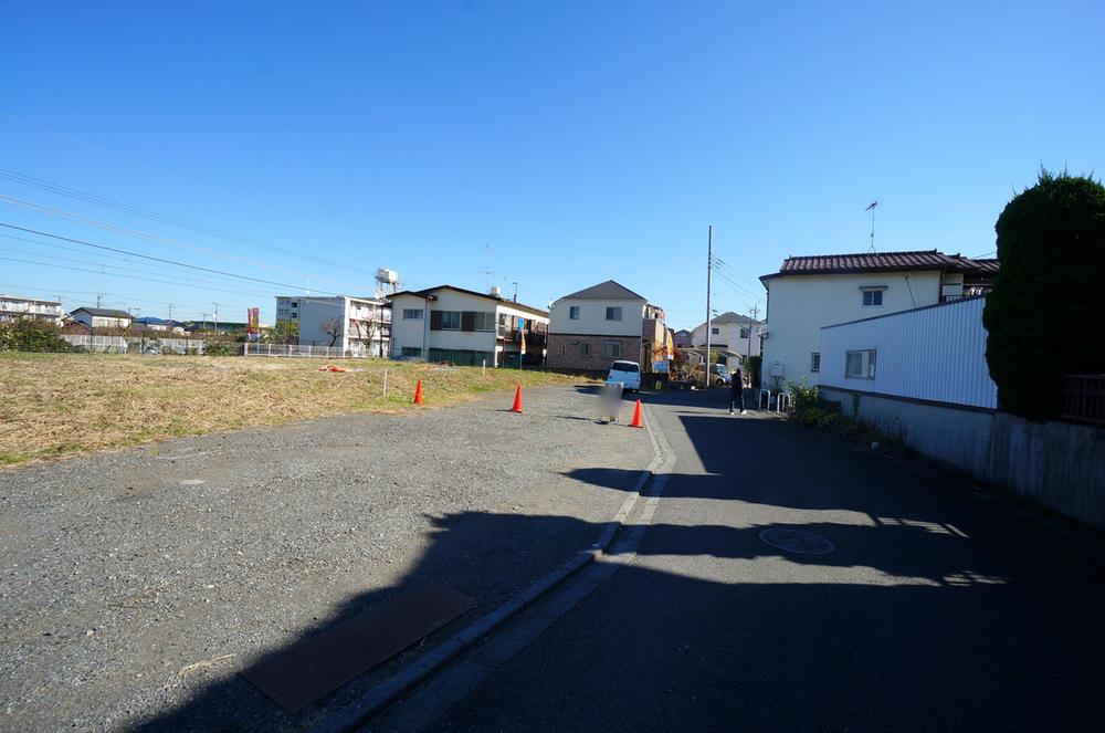 Local photos, including front road. Local Photos