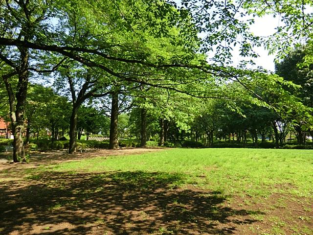 park. Up to Central Park Hino 500m