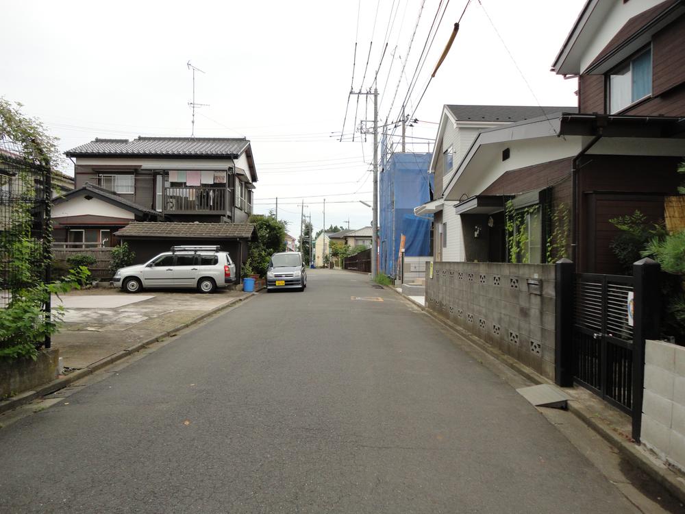 Local photos, including front road. Local (08 May 2013) Shooting