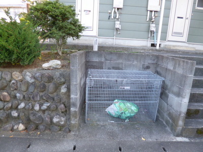 Entrance. ☆ Garbage yard ☆