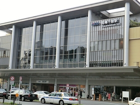 Convenience store. Seven-Eleven Hino Takahata Hashiminami store up (convenience store) 424m