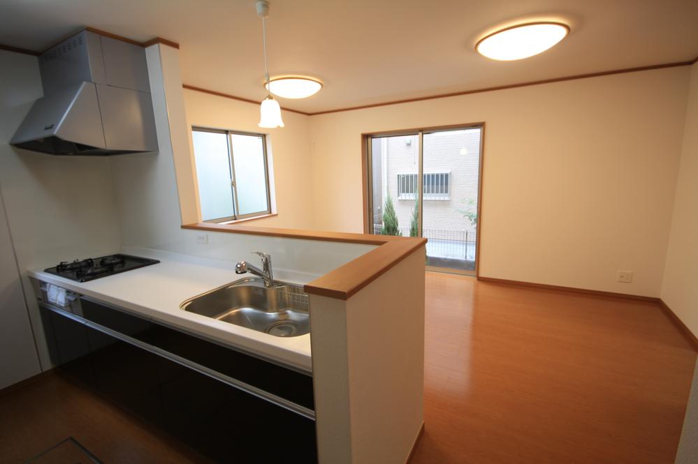 Same specifications photos (living). Example of construction