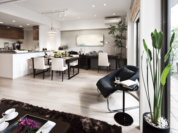 Living.  [living ・ dining]  ※ Indoor photo of the web is in was taken model room (C type) in June 2013, furniture ・ Furniture etc. are not included in the sale price. Some options (surcharge ・ Includes application deadline Yes).