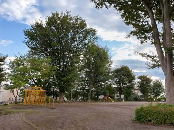Surrounding environment. Asahigaoka East Park (about 640m ・ An 8-minute walk)