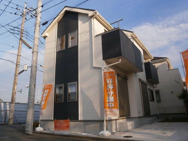 Local appearance photo. 1 Building