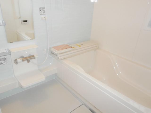 Bathroom. 1 Building