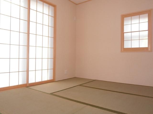 Non-living room. 1 Building