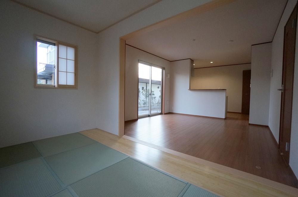 Same specifications photos (living). Example of construction