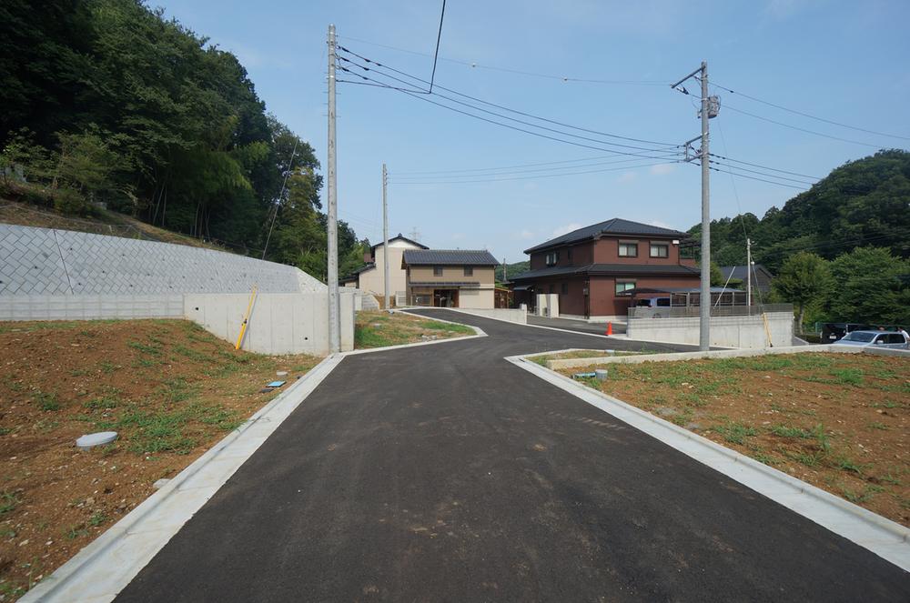 Local photos, including front road. Local Photos