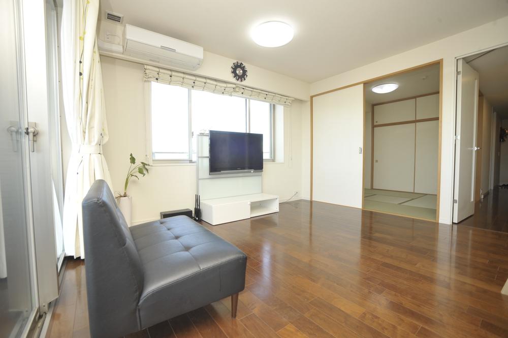 Living. Indoor (11 May 2013) Shooting