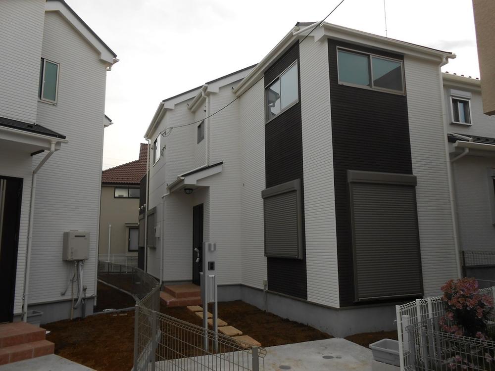 Local appearance photo. Local (12 May 2013) Shooting