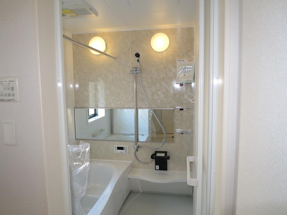 Bathroom. Indoor (13 May 2011) Shooting