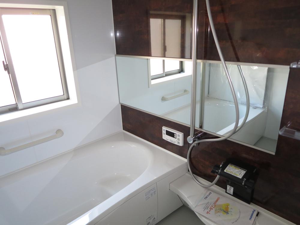 Bathroom. Local (11 May 2013) Shooting